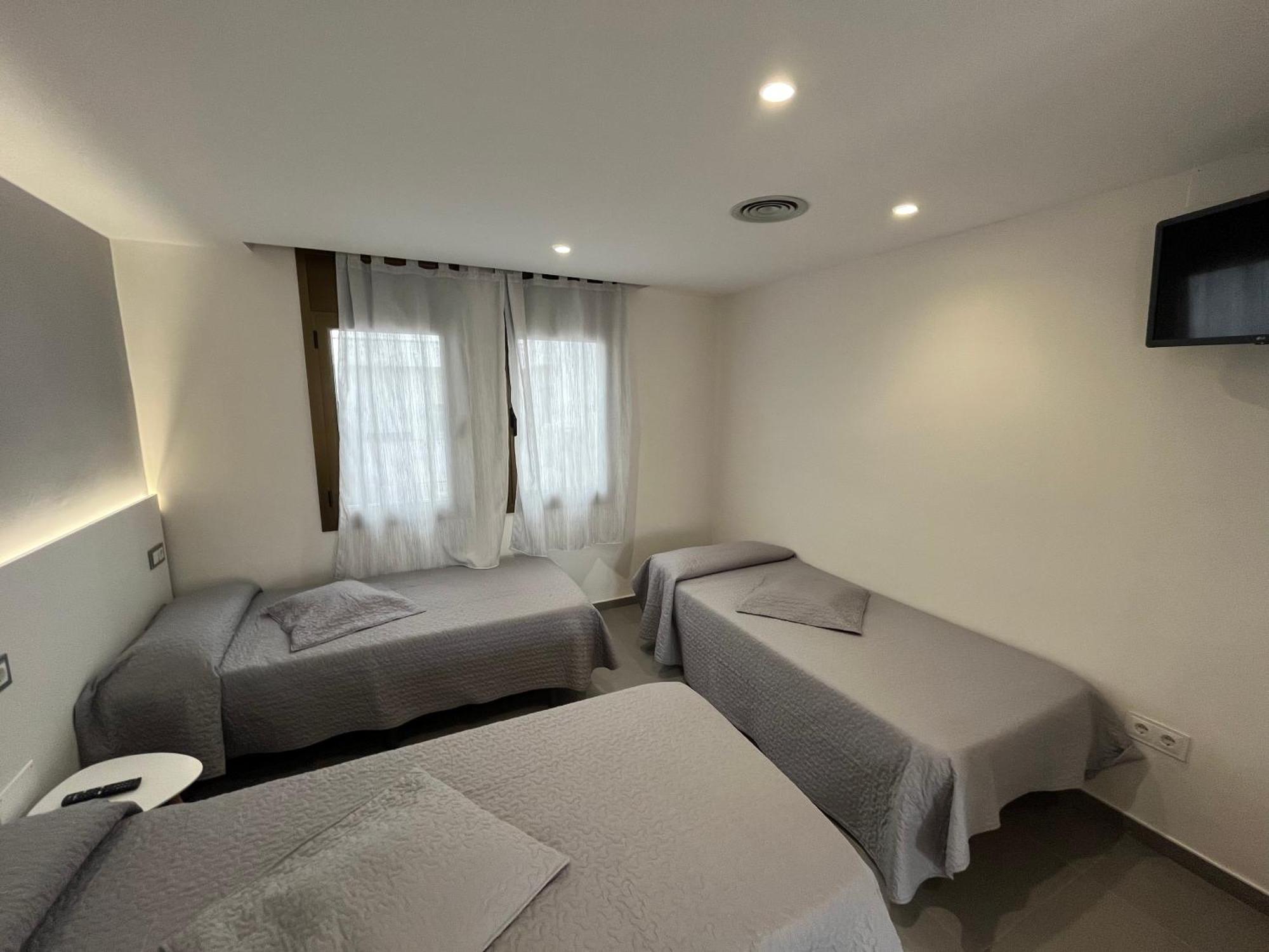 Hostal Tarres Anglés Szoba fotó