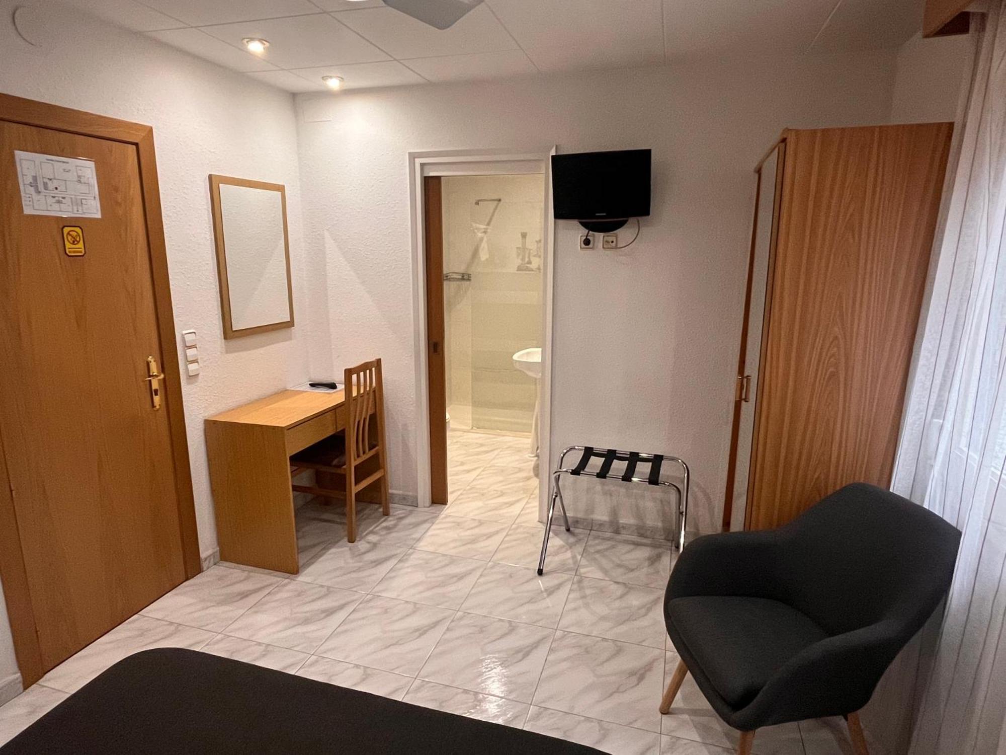 Hostal Tarres Anglés Kültér fotó