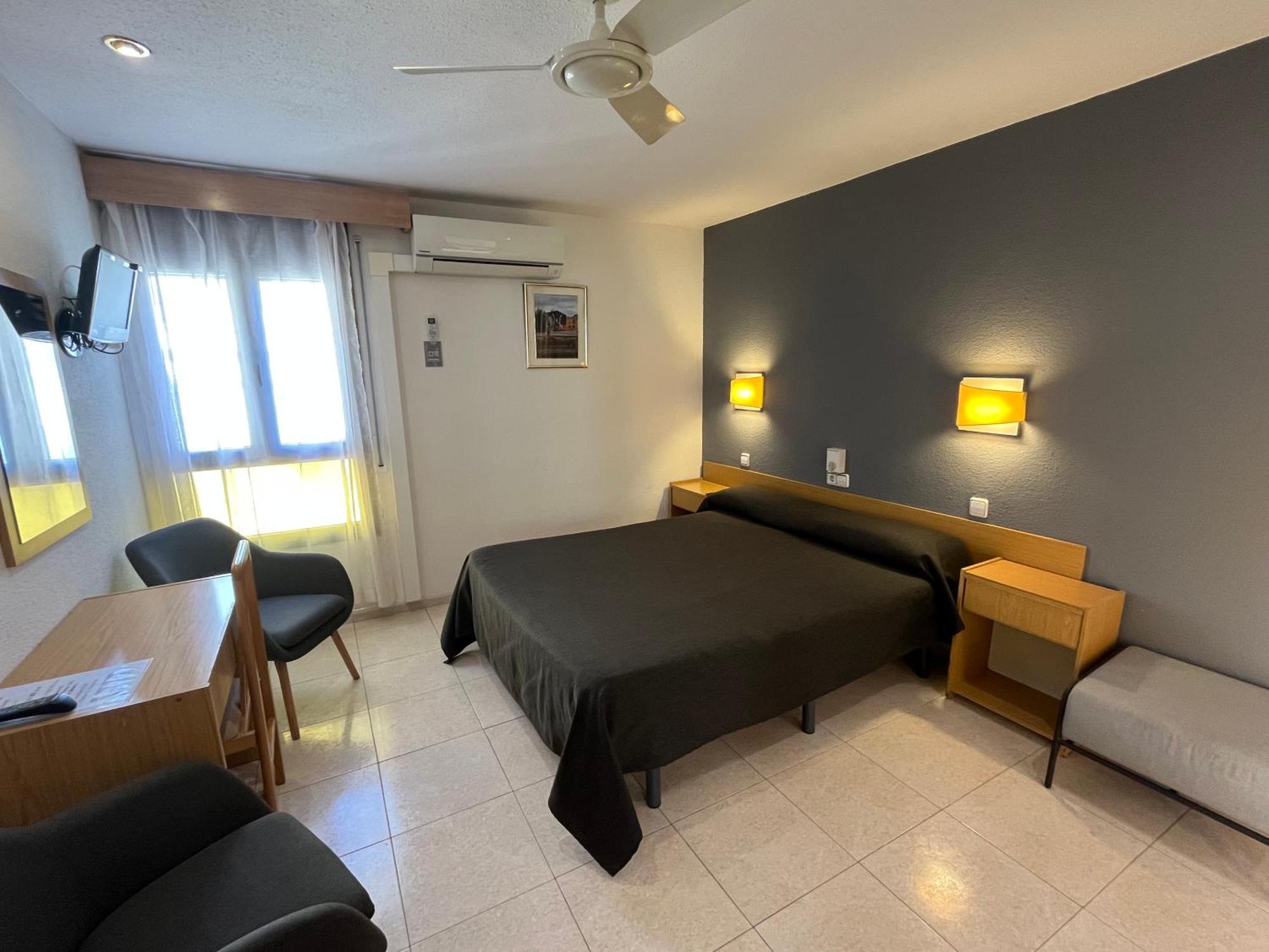 Hostal Tarres Anglés Szoba fotó