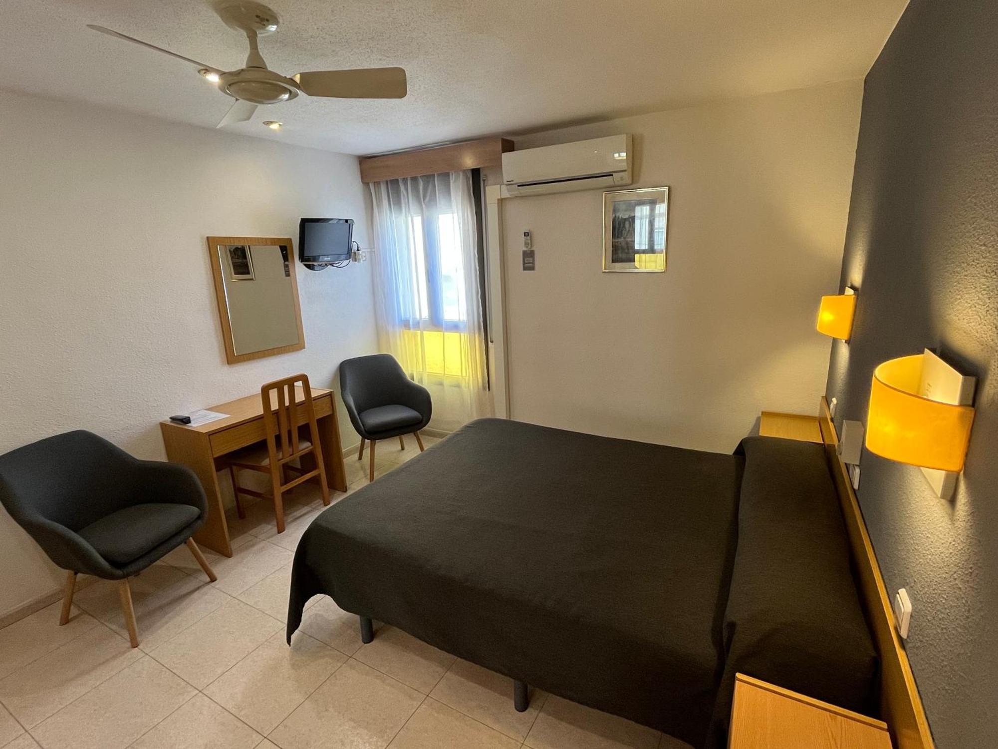Hostal Tarres Anglés Kültér fotó