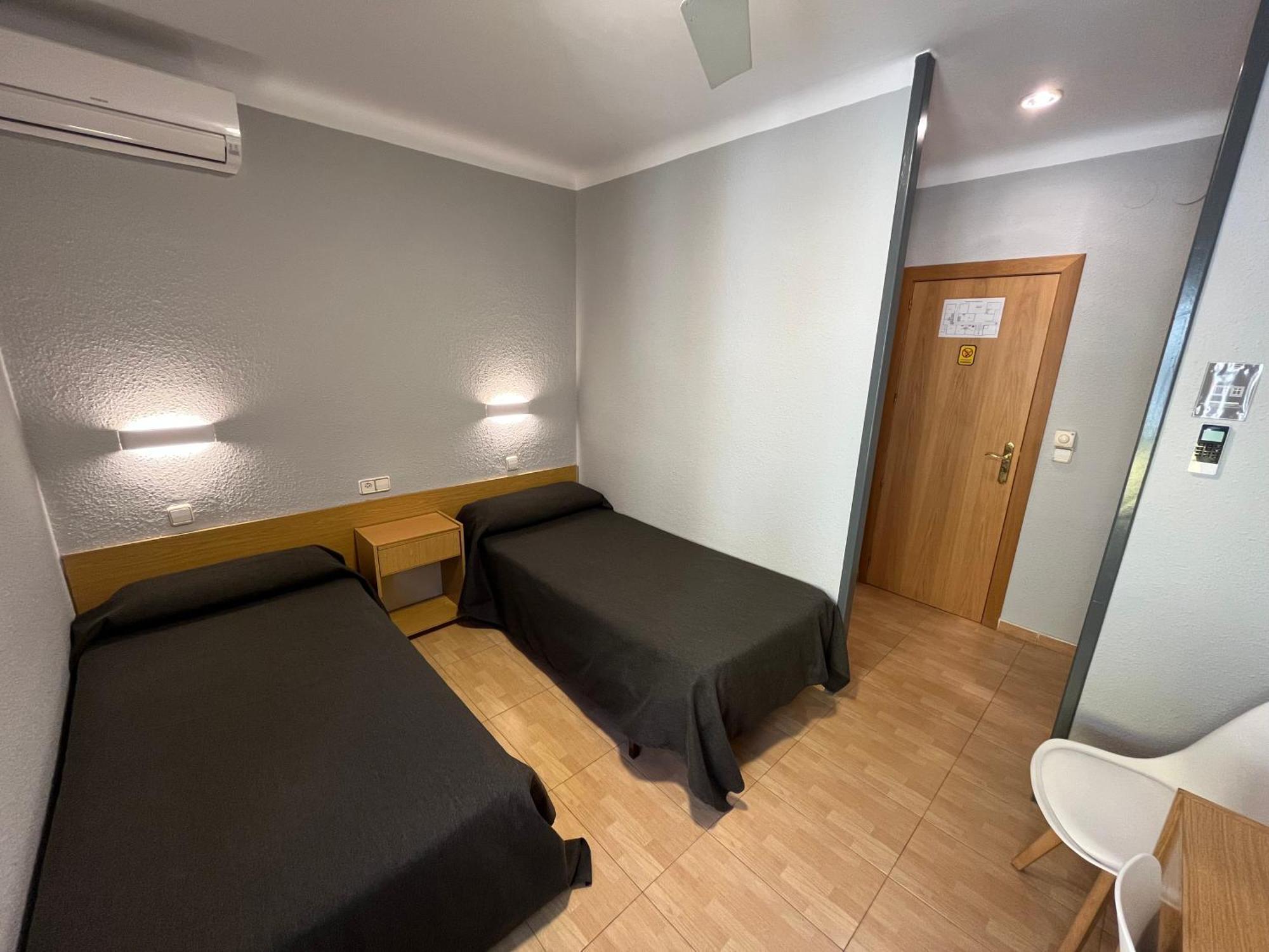 Hostal Tarres Anglés Szoba fotó
