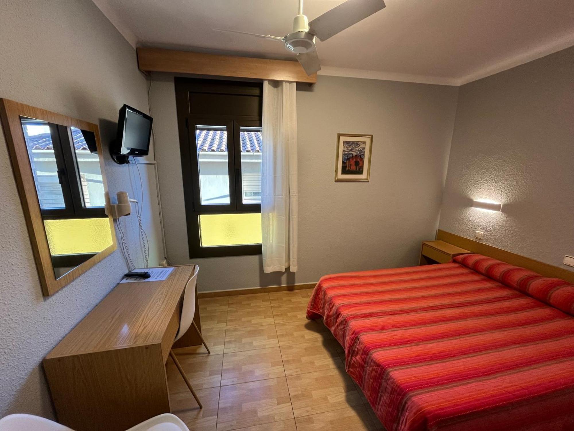 Hostal Tarres Anglés Szoba fotó