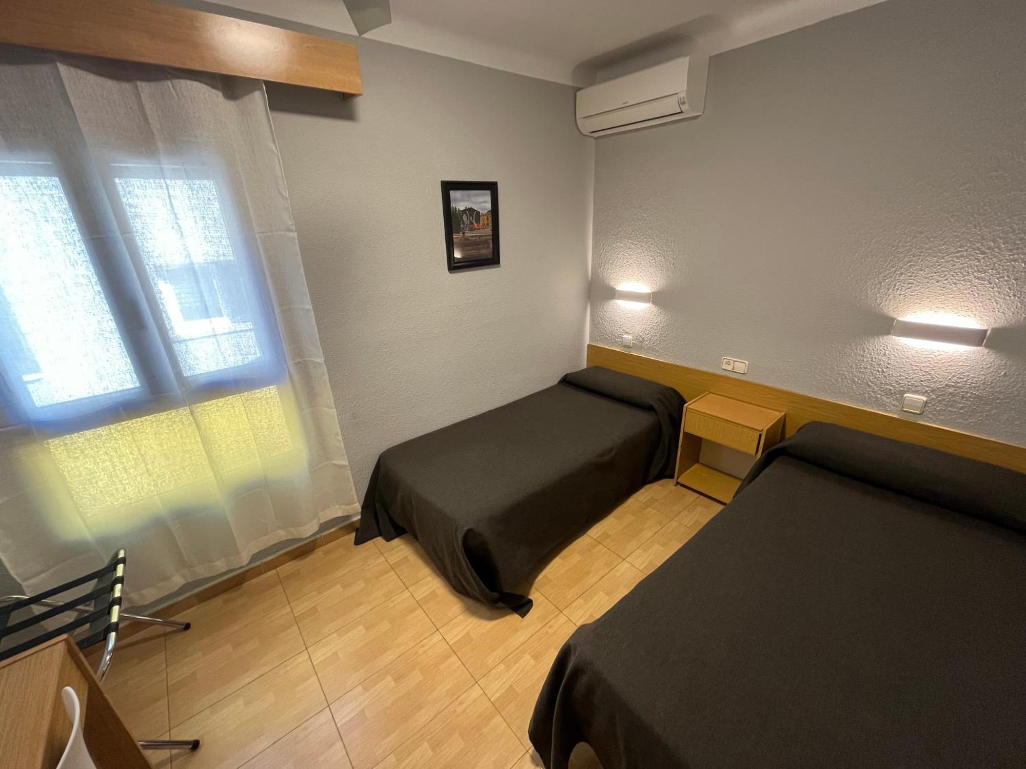 Hostal Tarres Anglés Szoba fotó