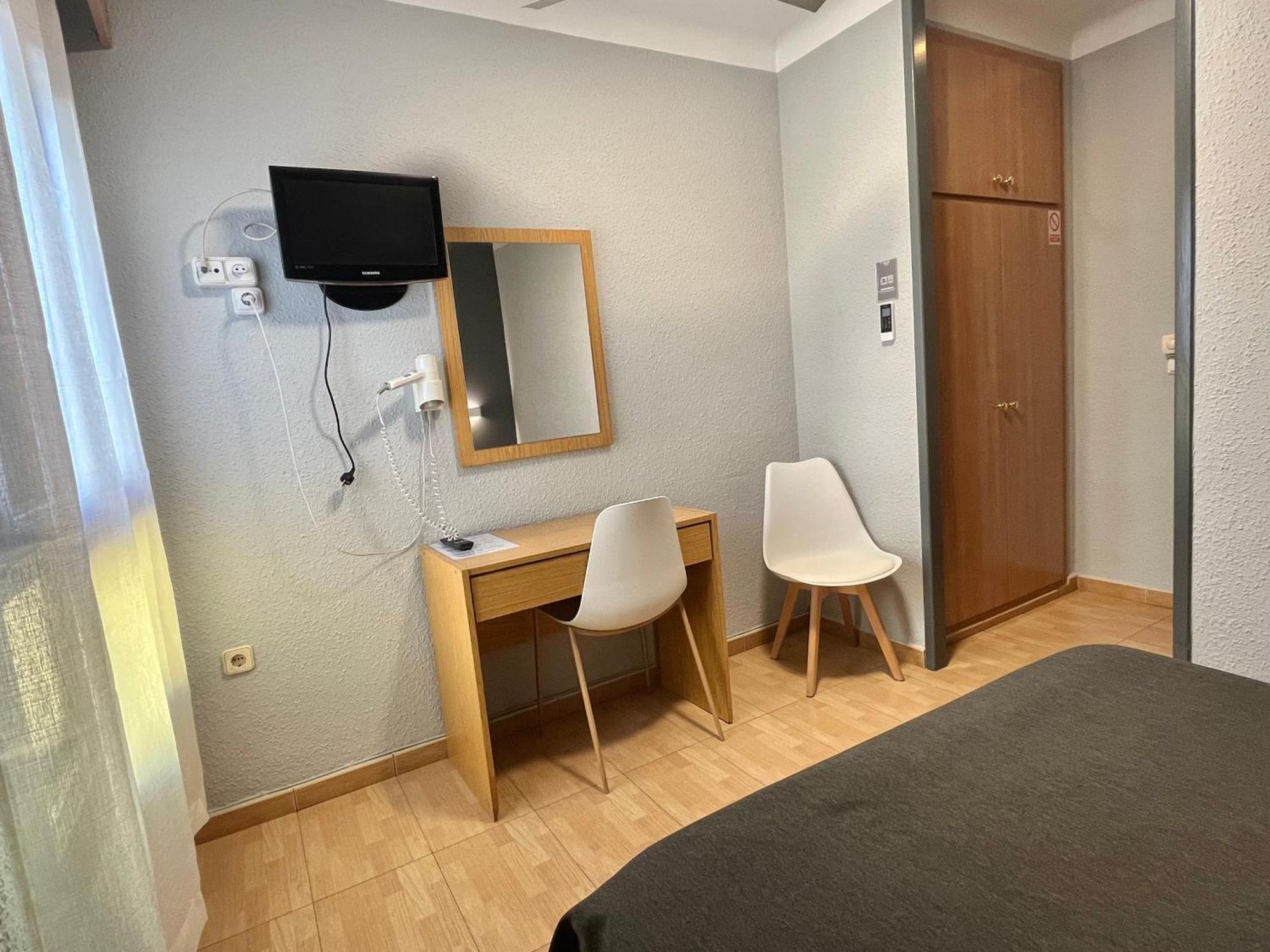 Hostal Tarres Anglés Kültér fotó